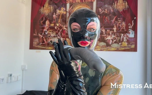 Mistressae'nin 31 talimatı gırtlağına kadar alma, tükürme ve ter oyunu - ders 3