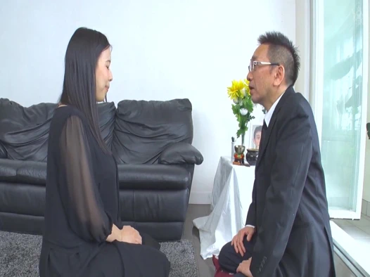 P053G03 A beautiful busty widow who is embraced by a lonely body and screams to the bereaved that it feels good to be squid many times!