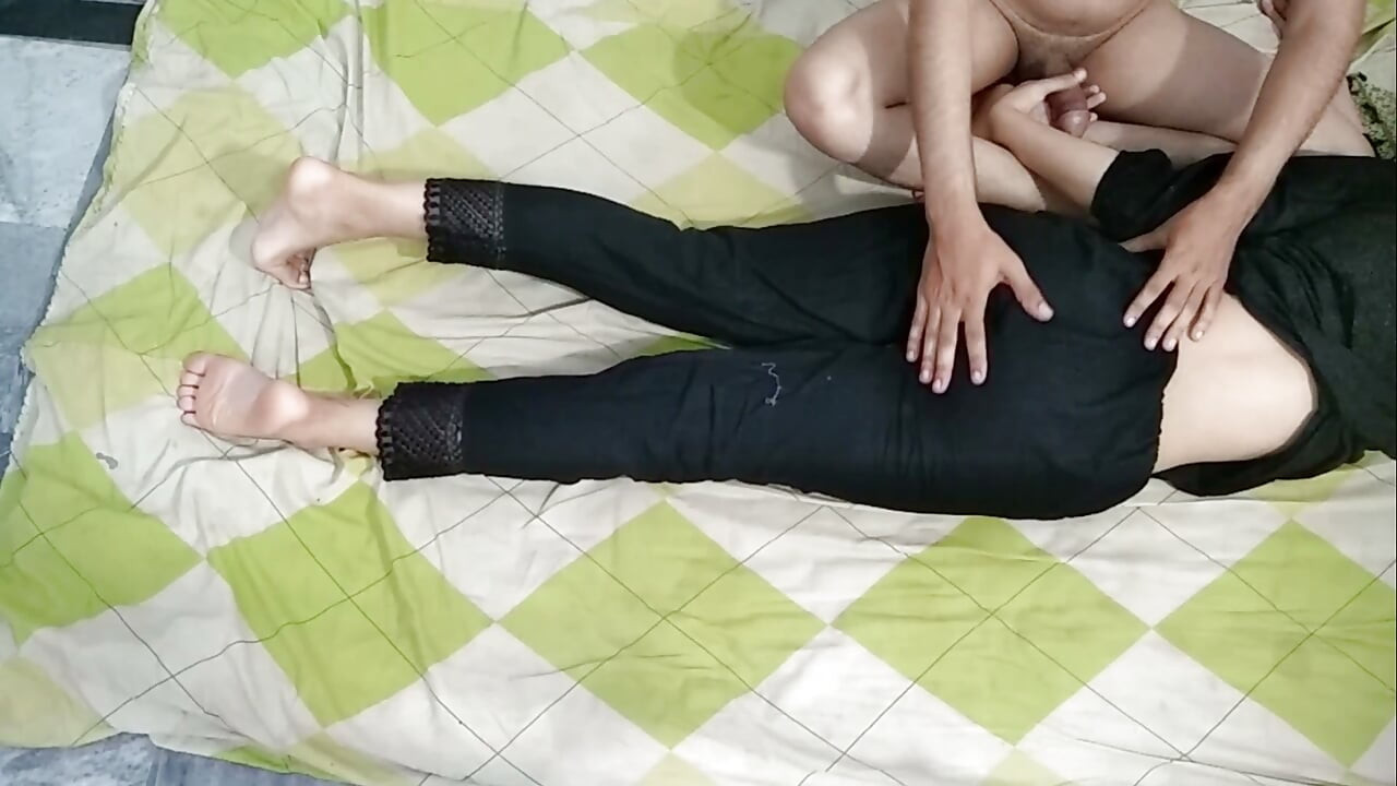 Rahat Bir Gün İki Desi Yetişkine Birbirlerinin Arkadaşlığının Keyfini Çıkarmak ve Özel Bir Anı Paylaşmak İçin Zaman Veriyor (18+)