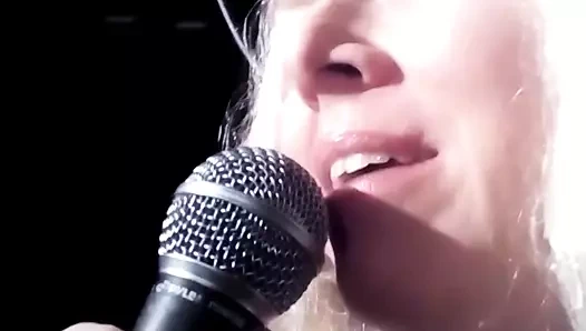 seksi sarışın kirli konuşma