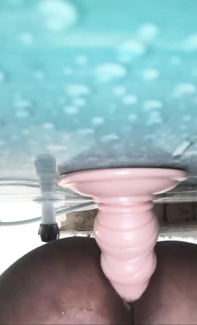 6 inçlik dildo aç götümü sikiyor