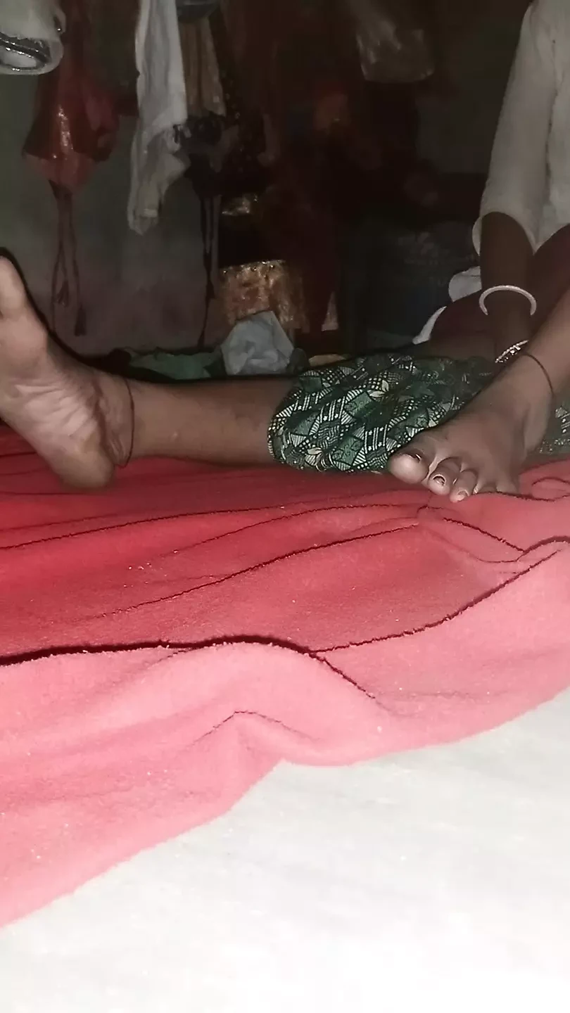 DESI CHUDAI, RAAT KO AAKE BHABI KO SULAYA AUR MAIN USSE CHOD DIYA