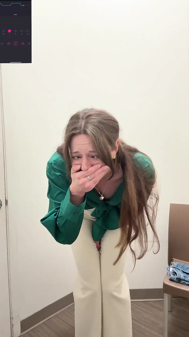 İniyorum umarım kimse beni duymaz!