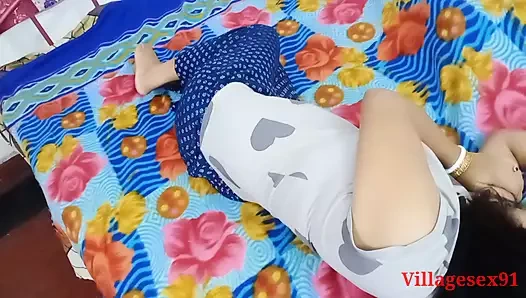 Hintli kız otel odasında sikiliyor