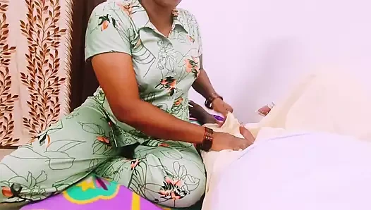 Hintli dede domalarak sikişiyor Telugu edepsizce konuşuyor