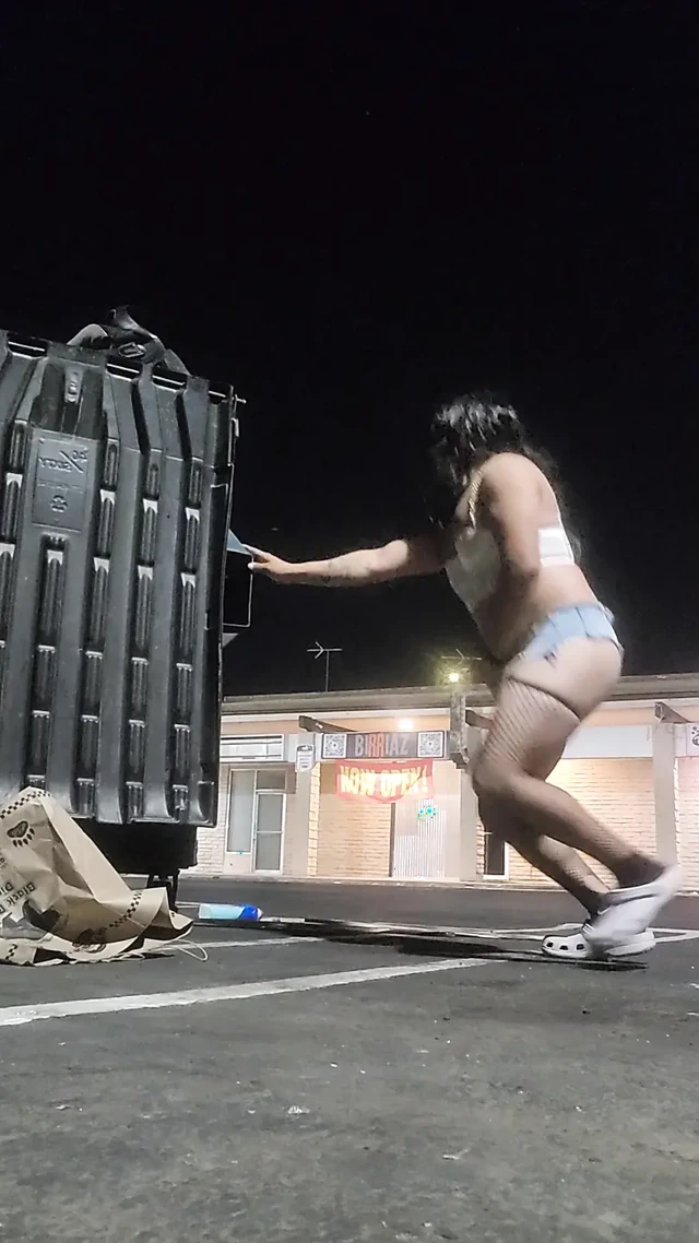 Crossdress Sissy slut public