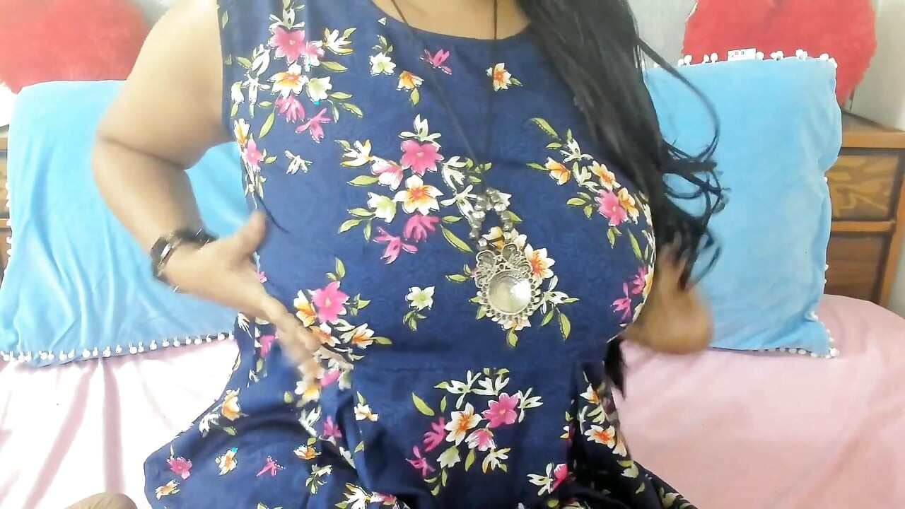 Seksi külotla boşalana ve yatakta azgın olana kadar vücudumla ateşli playiny