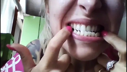 Güzel yüz, ama çürümüş dişler!