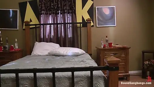 Frat party: cassandra nix'in ilk grup seks deneyiminde başrolde! 12 Adam