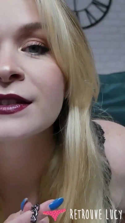 Vends-ta-culotte - çarpıcı Fransız sarışın dominatrix iyi bir itaatkar köle olma koşullarına sahip | Klip 2