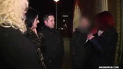 Magma film iki sluts mastürbasyon ve emme içinde kamu