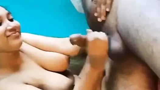 Çift 5'in tadını çıkarıyor (müzikli)