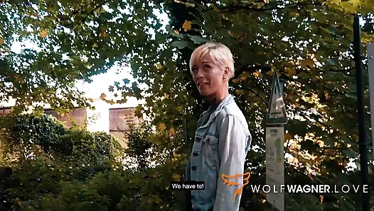 Ateşli yaraksız orta yaşlı seksi kadın Vicky Hundt'ı sikmek kolay! WOlf Wagner