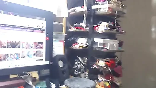 Justin666x İdişi Cum Videosu İzliyor