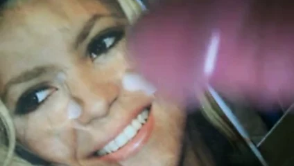 Shakira boşalıyor 3