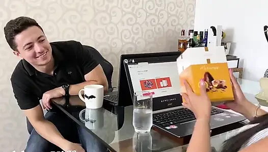 Kiffa Bir Ofis Çalışanı