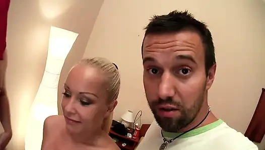 Vay be, gördüğüm en iyi ve hızlı yarak emen büyük memeli orta yaşlı seksi kadın