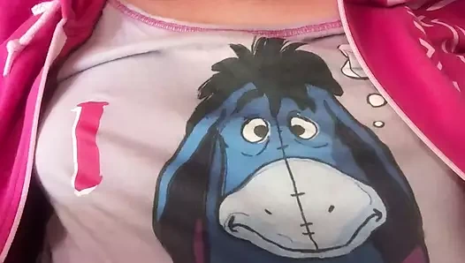 Ön sevişmeyi boş ver, bu gülünç gerçek Rachel Wriggler ile biraz kürk oyunu