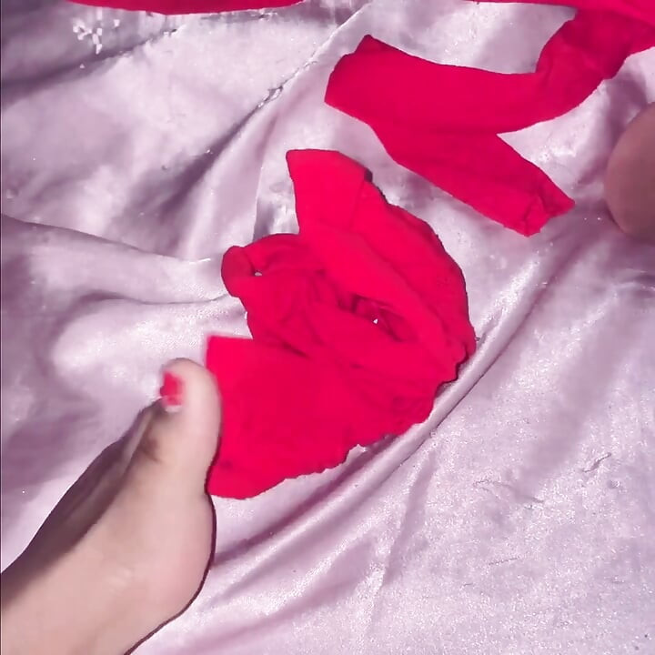 Duşta ve yatakta parmaklar