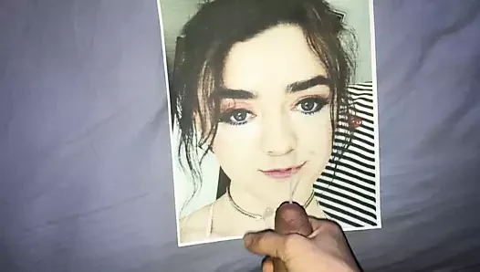 Maisie williams boşalmak haraç 23