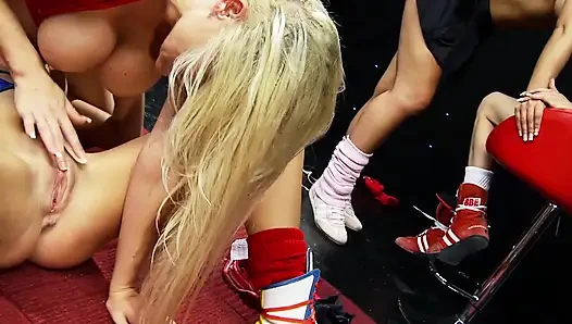 Paige Ashley Pussy Match'ı Kazandı