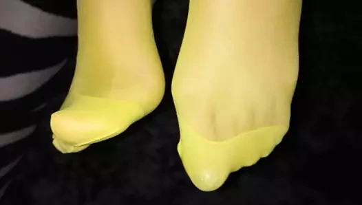 Sarı çoraplar...ne düşünüyorsun?