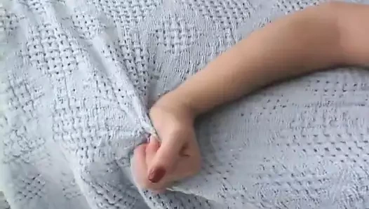 Gina Ryder'ın amını sliver tabağında Nick Manning'e servis ediyor