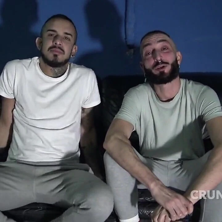 Annibal castingporn için kail tarafından korunmasız sikiliyor