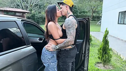 I cum inside her pussy after interviewing her in the car