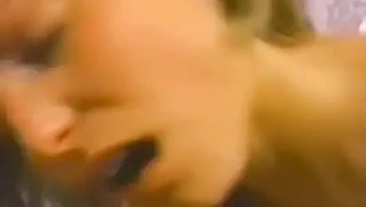 Zar zor yasal Mia yarak alıyor ve sonra dölleniyor