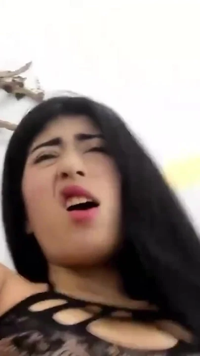 chaymae_nah_: Derin, tatmin edici seks için seksi partnerin ben olalım - striptizde | Klip 1