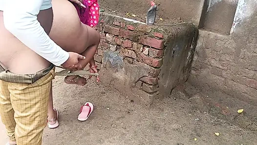 Genç bir güzellikle romantik konuşma ve tatlı seks anı