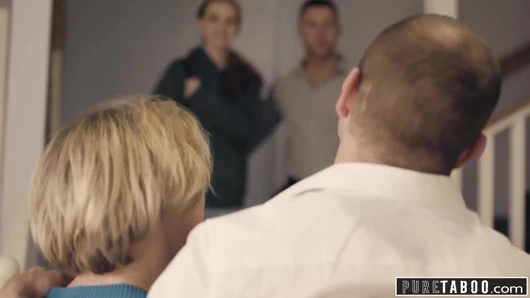 Saf tabu üvey anne-baba ve üvey kardeş hoşgeldin yeni kız kardeş