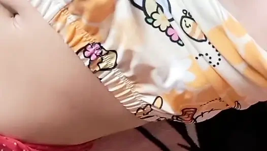 Karım kahvaltı için vücudunu sunuyor