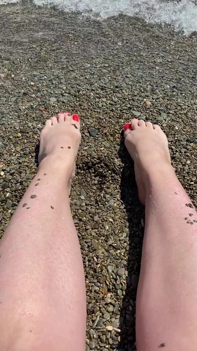 Обязательный для обмена момент из "Любительское видео на улице показывает ступни"