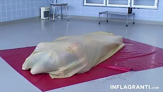 Lastikli lezbiyenler disipline ediliyor