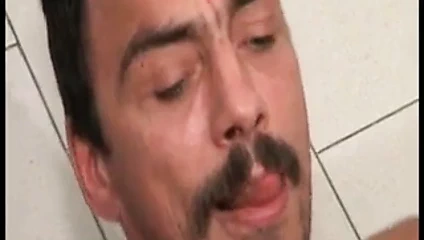 Daha dolgun figürün hayranları için - mutfakta 2