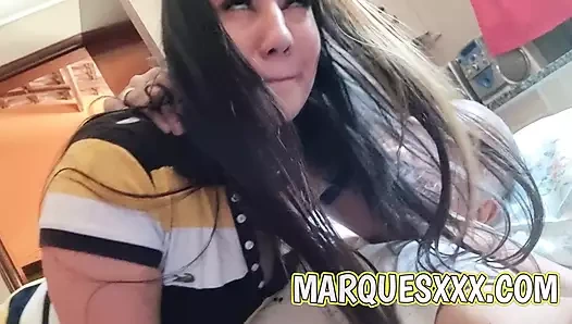 Genç kızla sert anal seks