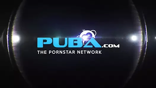 Eski banyo jayden cole adında seksi bir ziyaretçi alır