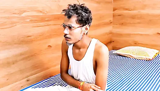 Hintli köylü yaşlı adam üvey kızıyla sert seks yapıyor ve penisini emiyor Tina Nandey