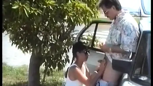 Almanya'dan amatör hatun arabada yarağa biniyor