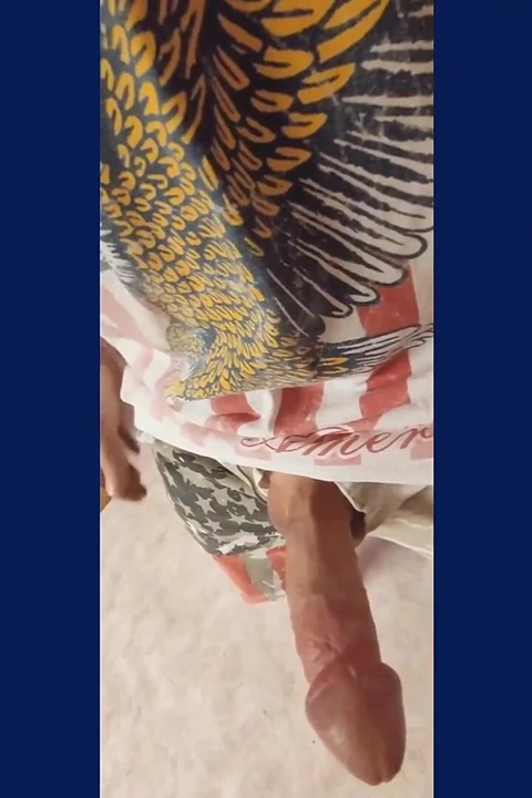 Bu büyük yarağın boyutuna bak