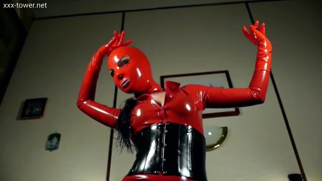 Kırmızı lateks catsuit - yoldaş lateks