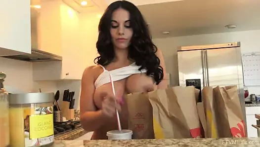 Kabarcıklı milf bella derleme itibaren ftv milfs