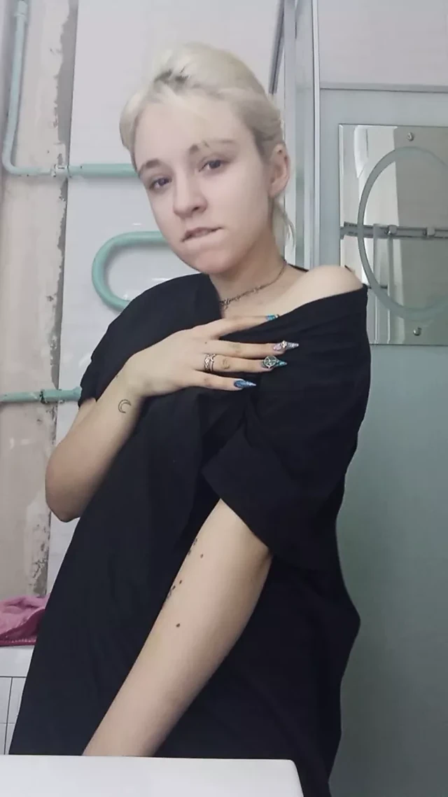 sabah erotik striptiz içinde the banyo