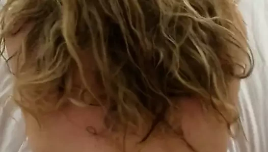 Karımı arkadan beceriyor