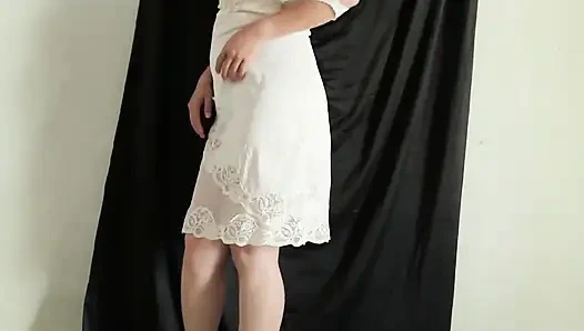 Endonezya viral nyobain baju satin baru berujung ngentot dan keluar di memek