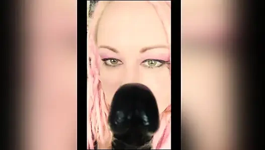 Kız arkadaşına bir grup zengin adamın porno fahişesi olduğun için 5 milyon teklif edildi