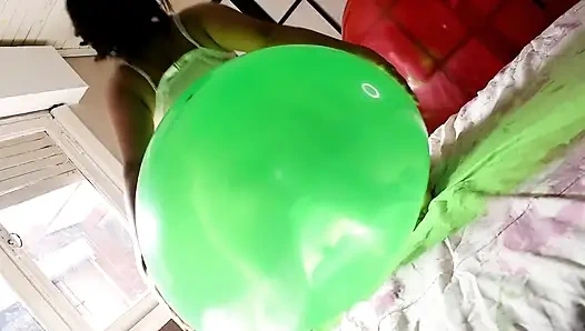 Sabah güneşinde büyük kristal balonlara bin - bunny looner