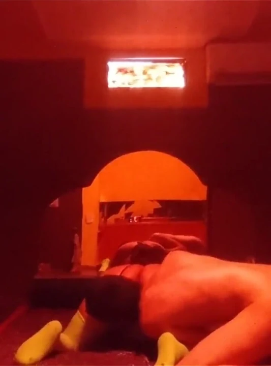 Bir motelde götünü ve amını emiyor